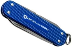 Victorinox Classic Alox Blue 0.6221-22R4.KTE1 Knivesandtools Edition, Swiss Pocket Knife -Knife Hub Shop VT0 6221 22R4 KTE1 05 victorinox