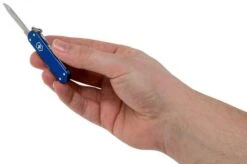 Victorinox Classic Alox Blue 0.6221-22R4.KTE1 Knivesandtools Edition, Swiss Pocket Knife -Knife Hub Shop VT0 6221 22R4 KTE1 06 victorinox