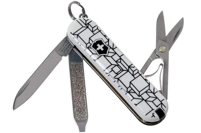Victorinox Classic SD Cubic Illusion Limited Edition 2021 0.6223.L2105 Swiss Pocket Knife 3 Victorinox Classic SD Cubic Illusion Limited Edition 2021 0.6223.L2105 Swiss Pocket Knife